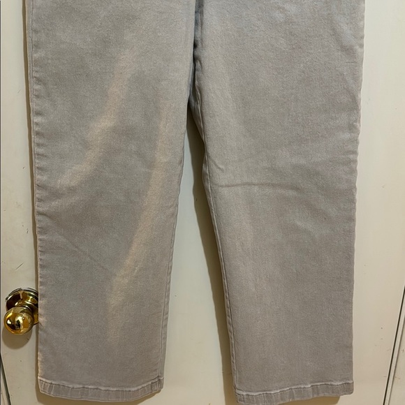 Calvin Klein Mid Rise Wide Leg Crop Button Fly Denim light gray  Jeans Size 25! - Picture 5 of 8